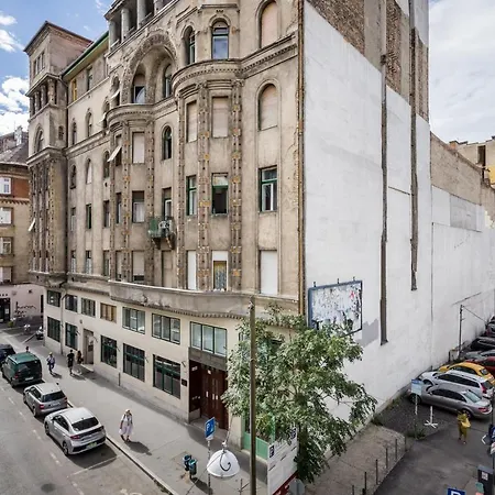 Apartment Bpr Stylish Vagabond With Ac