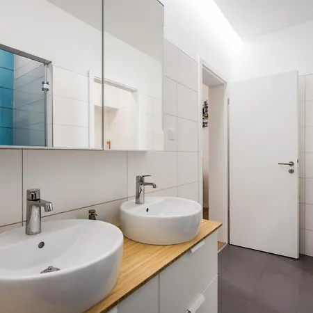 Apartment Bpr Stylish Vagabond With Ac