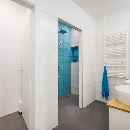 Stylish Vagabond - 3br, 2 Bathrooms, Ac,