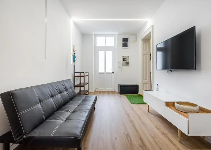 Stylish Vagabond With Ac *