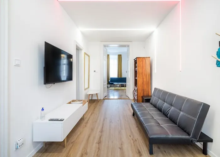 Stylish Vagabond With Ac Budapesta