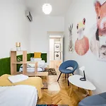 Stylish Vagabond - 3br, 2 Bathrooms, Ac, *