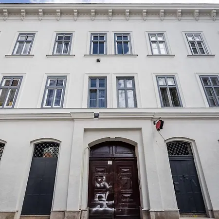 Stylish Vagabond - 3br, 2 Bathrooms, Ac, * Budapest